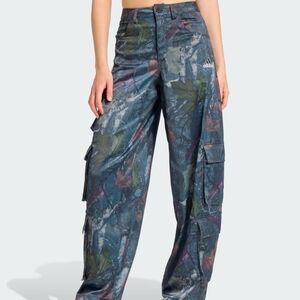 adidas Originals Leaf Camo Print Satin Cargo Pants Womens Size 23